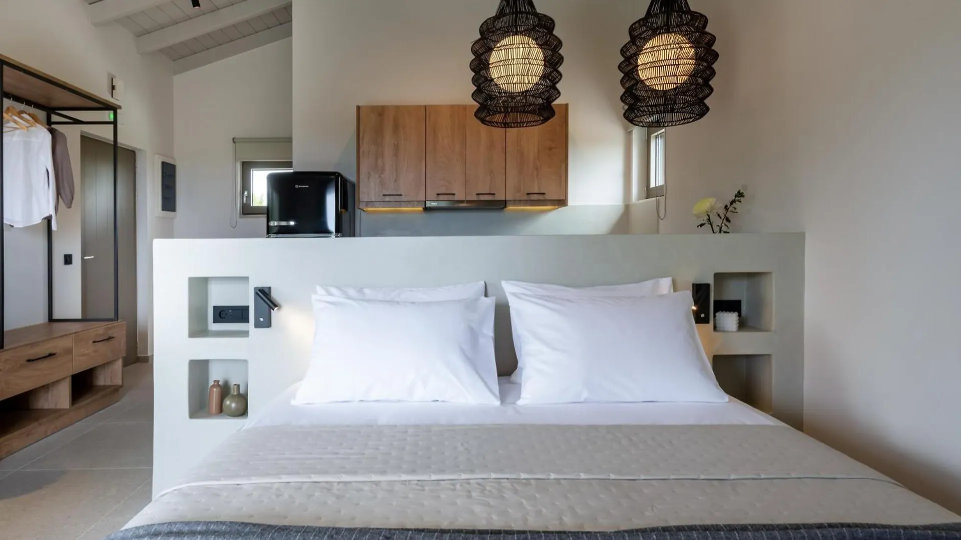Alekos Beach Houses-Akrotiri Suites Kounopetra Greece