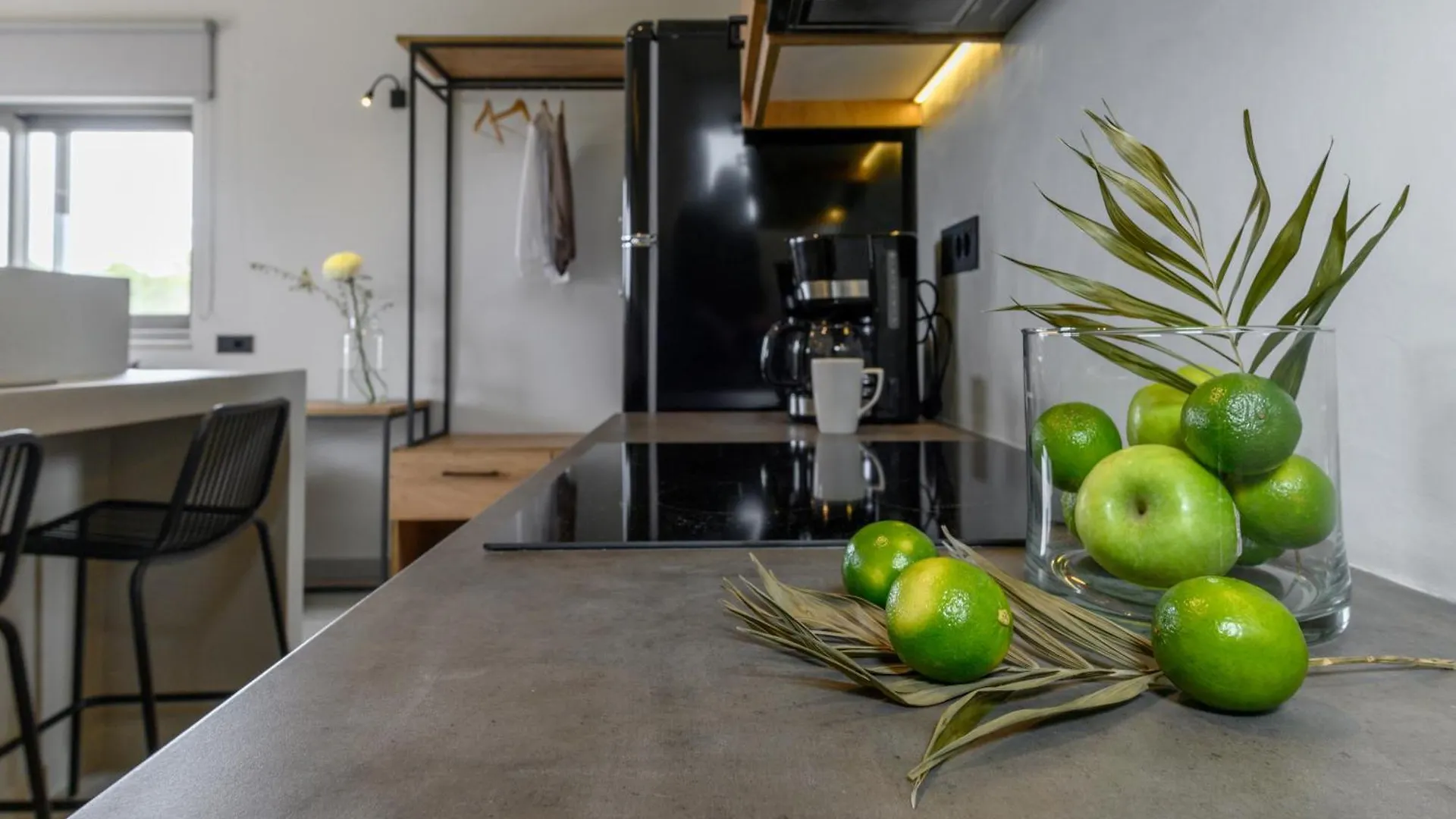 Alekos Beach Houses-Akrotiri Suites Kounopetra