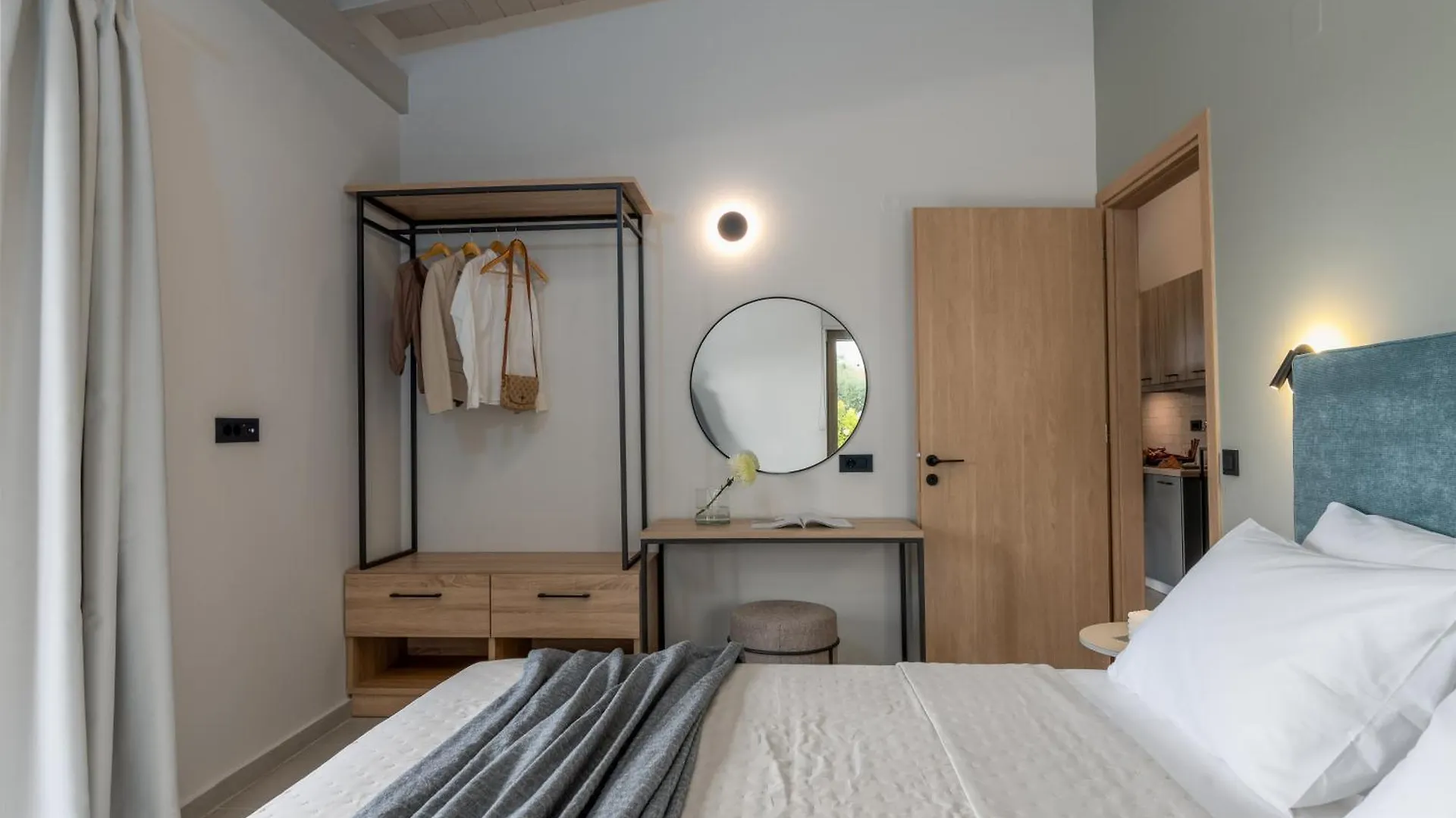 Alekos Beach Houses-Akrotiri Suites Kounopetra